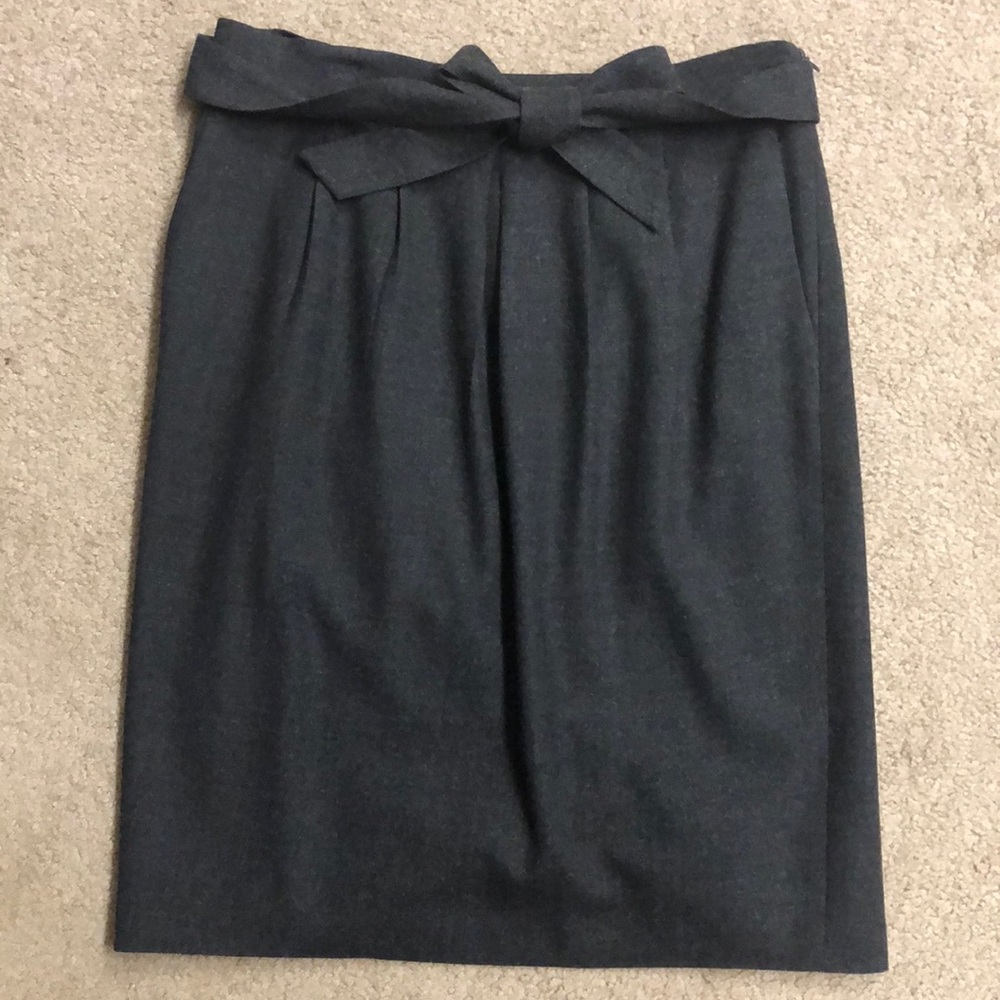 EUC Ann Taylor, SZ 10, Pleated, Wool, Pencil Skirt